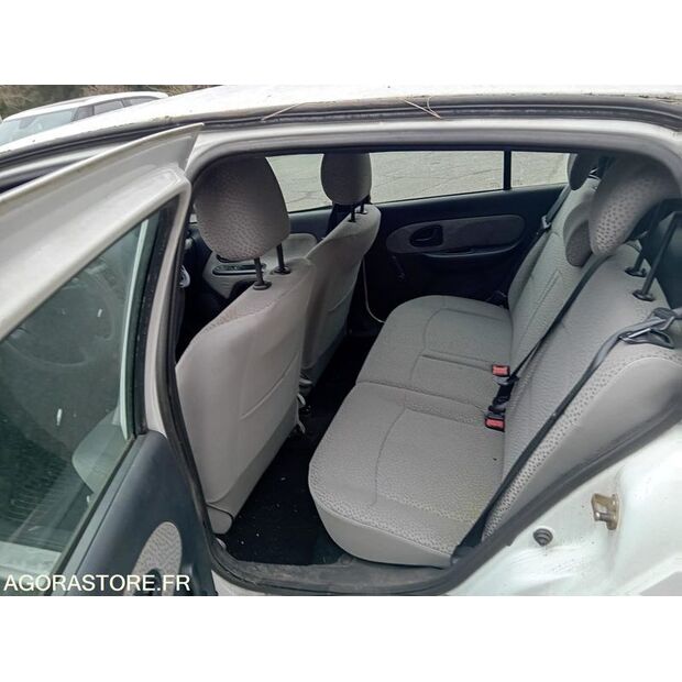 2005 Renault Clio-41415079