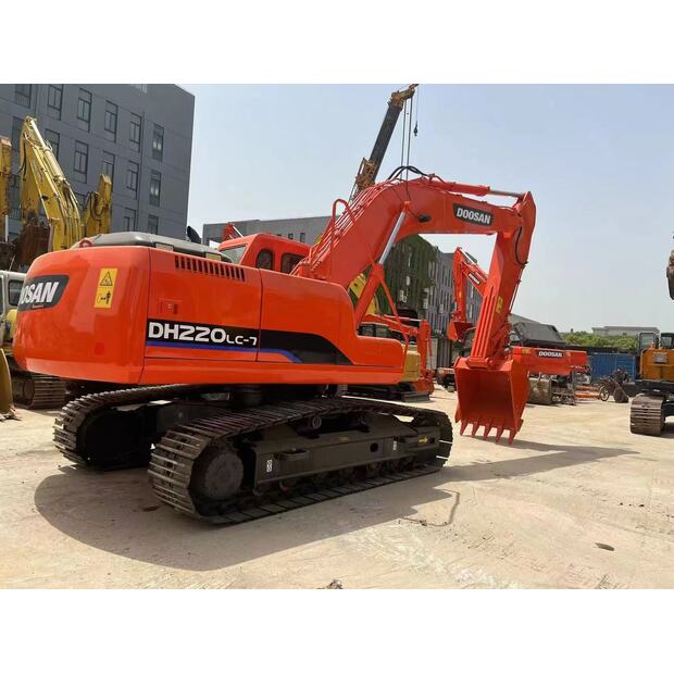 2021 Doosan DH220-41416572