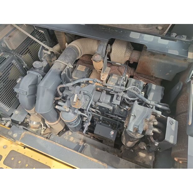 2020 Komatsu PC460-8-41418217