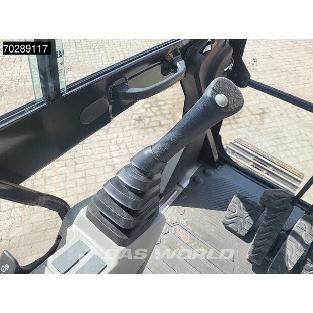 2025 كاتربيلر 323D3-41419349