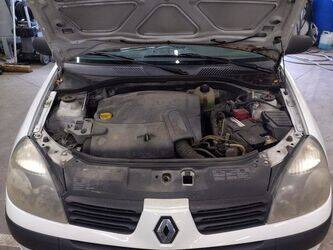 صورة ل سيارات 2005 رينو Clio