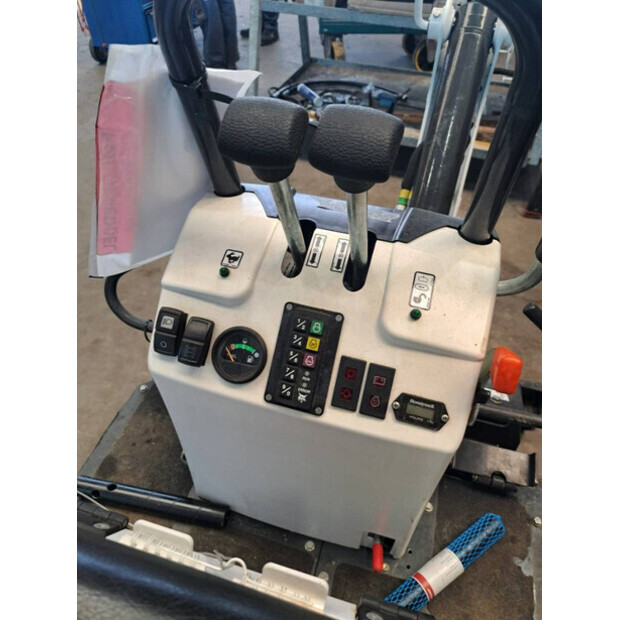 2023 BOBCAT E10Z-41433091