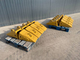 Image for Buckets 2022 Caterpillar 365