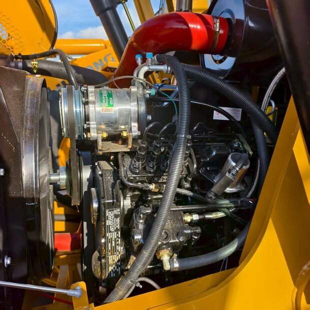 2025 Caterpillar 426F-41435639