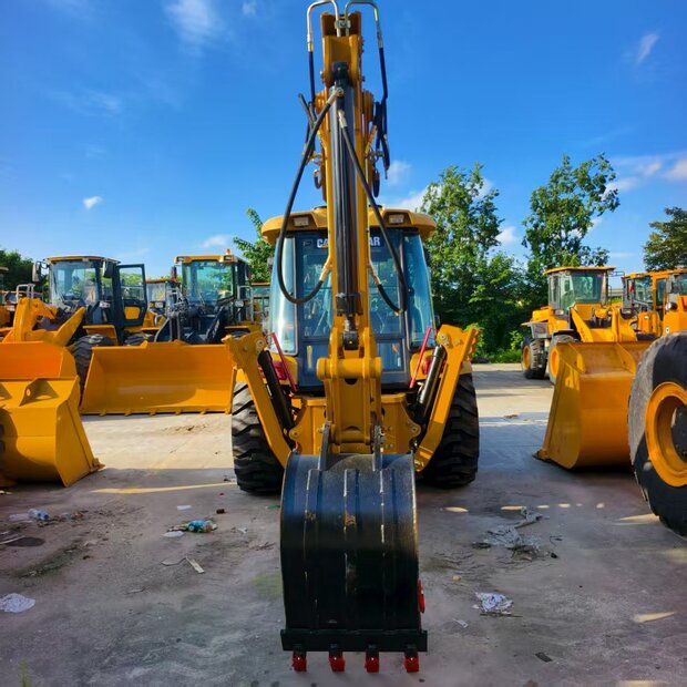 2025 Caterpillar 426F-41435642