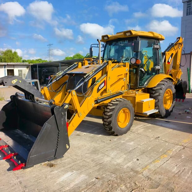 2025 Caterpillar 426F-41435646