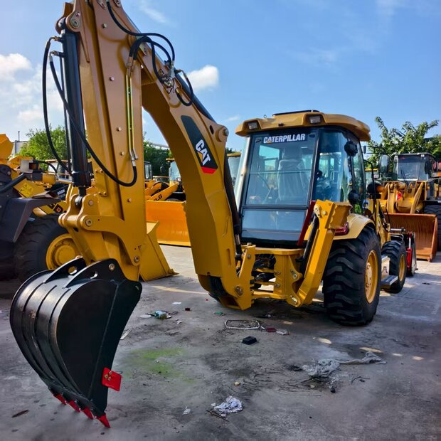 2025 Caterpillar 426F-41435647