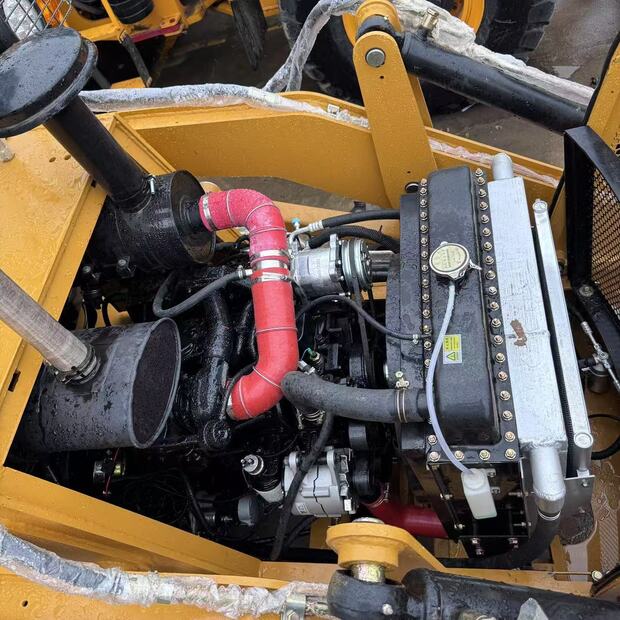 2025 Caterpillar 432F-41435653