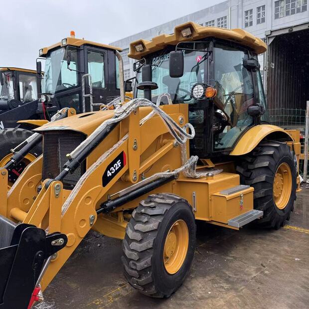 2025 Caterpillar 432F-41435657