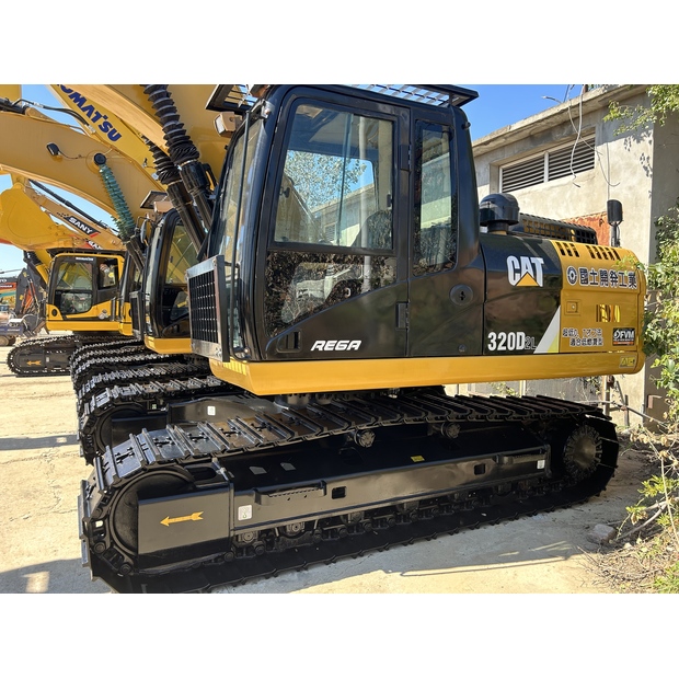 2024 Caterpillar 320D2L-41435660