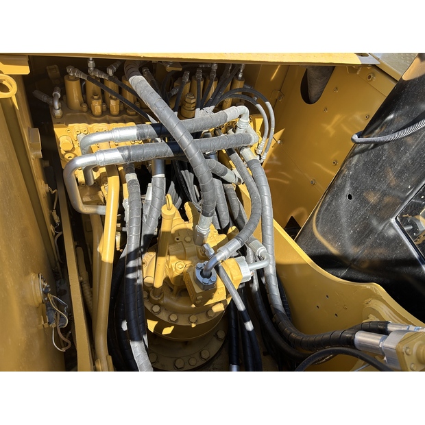 2024 Caterpillar 320D2L-41435661