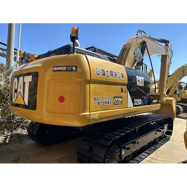 2024 Caterpillar 320D2L-41435666