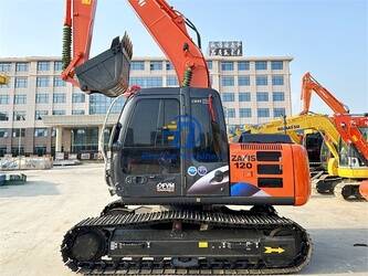 صورة ل 2023 هيتاشى ZX120