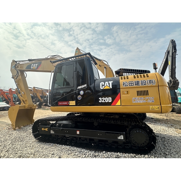 2024 Caterpillar 320D2-41435768