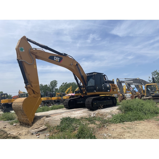 2024 كاتربيلر 330D2-41435801