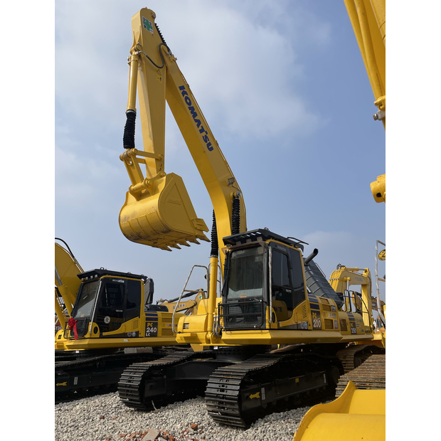 2023 Komatsu PC200-41435861