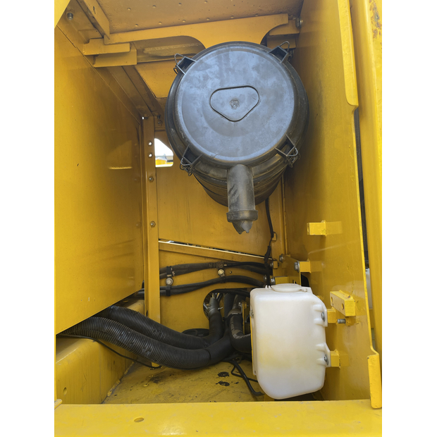 2023 Komatsu PC200-41435865