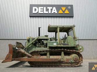 صورة ل جرارات 2004 كاتربيلر D7F Ex-army