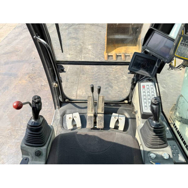 2013 ليبهير R906LC-41436528