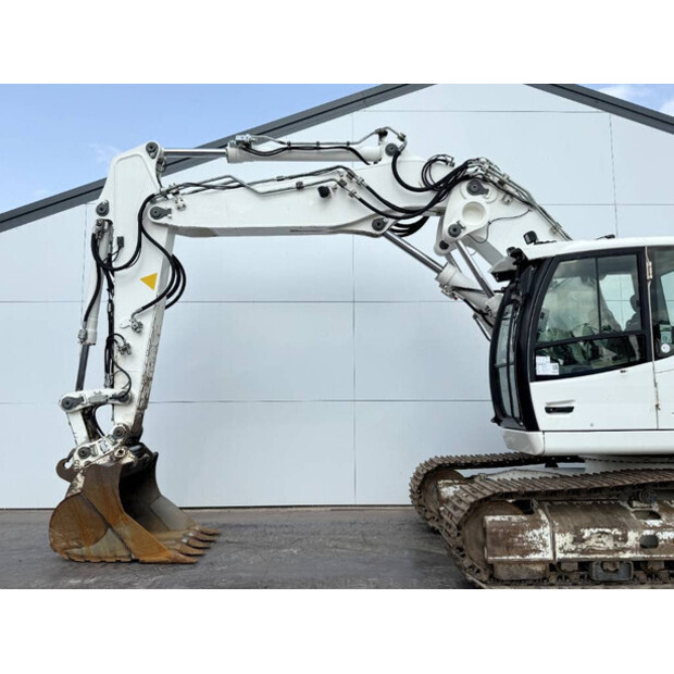 2013 ليبهير R906LC-41436537