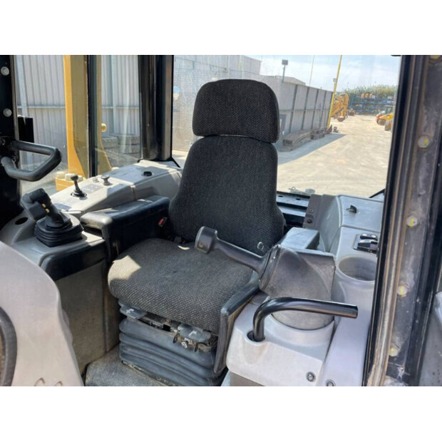 2011 كاتربيلر D6N LGP-41436786
