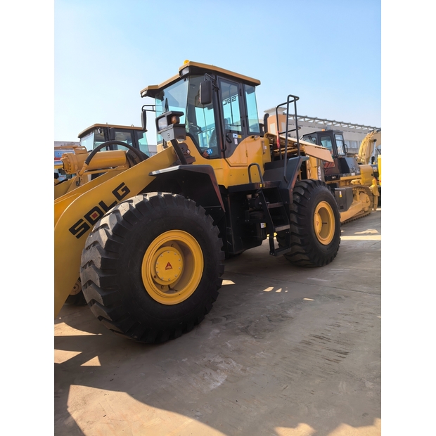 2021 SDLG LG956L-41437860
