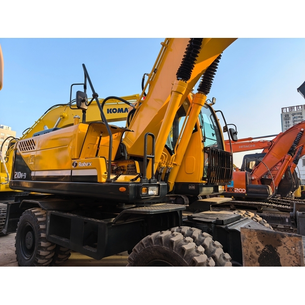 2021 Hyundai R210W-7-41437943