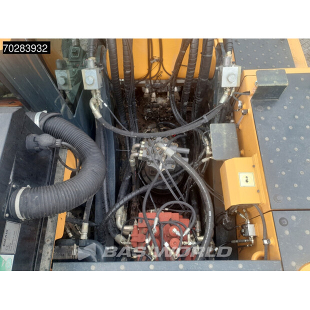 2017 Hyundai HX380L-41438340