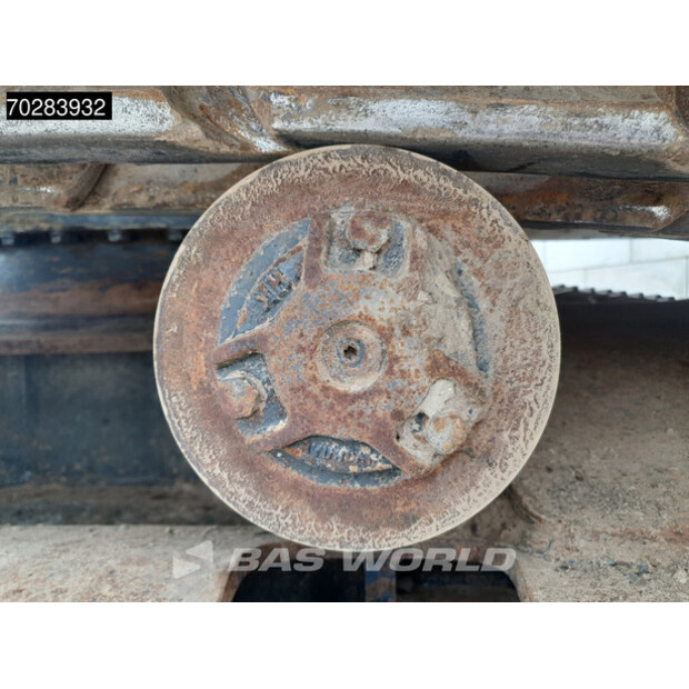 2017 Hyundai HX380L-41438353