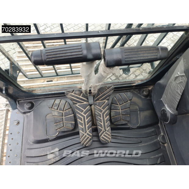2017 Hyundai HX380L-41438359