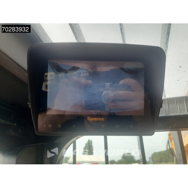 2017 Hyundai HX380L-41438363