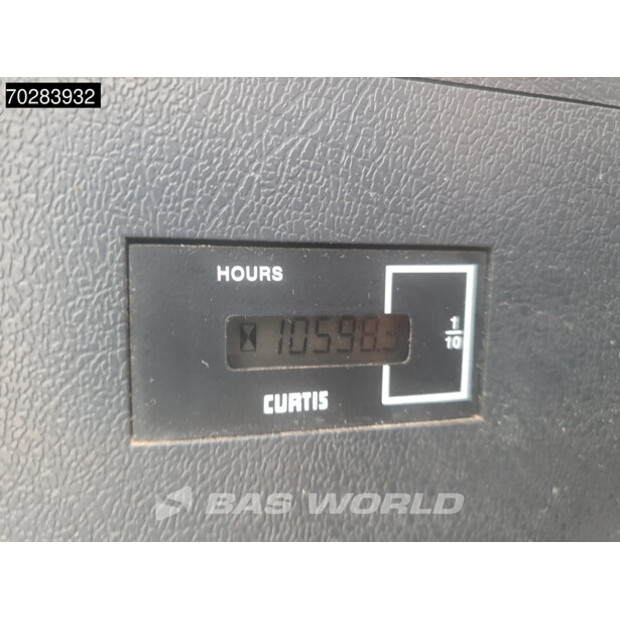 2017 Hyundai HX380L-41438364