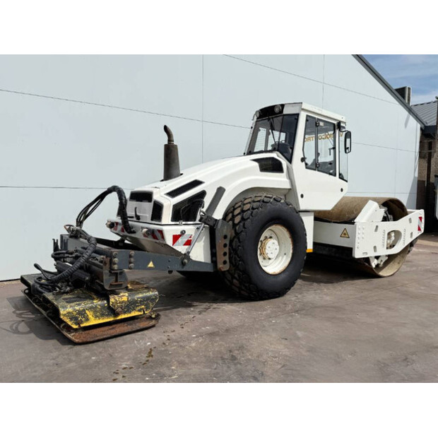2004 كاتربيلر BW213DH-4-41451307