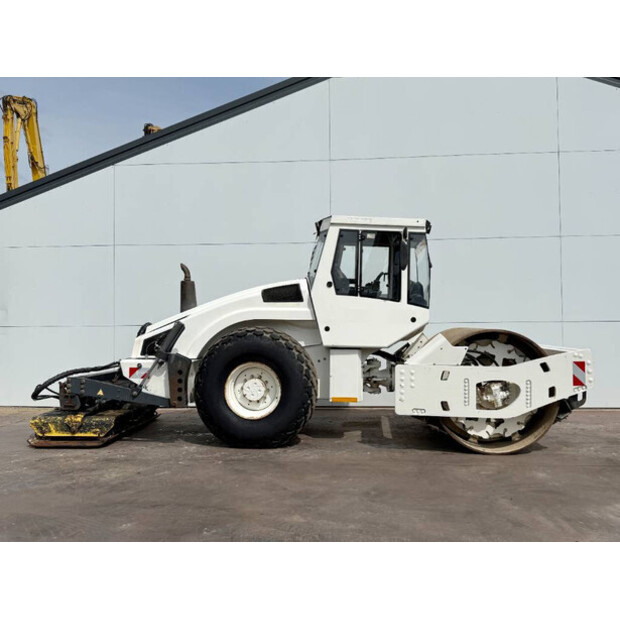 2004 كاتربيلر BW213DH-4-41451308