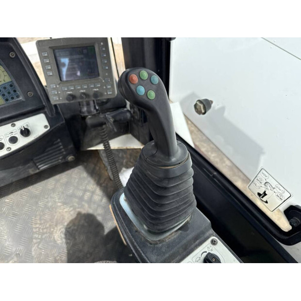 2004 كاتربيلر BW213DH-4-41451312