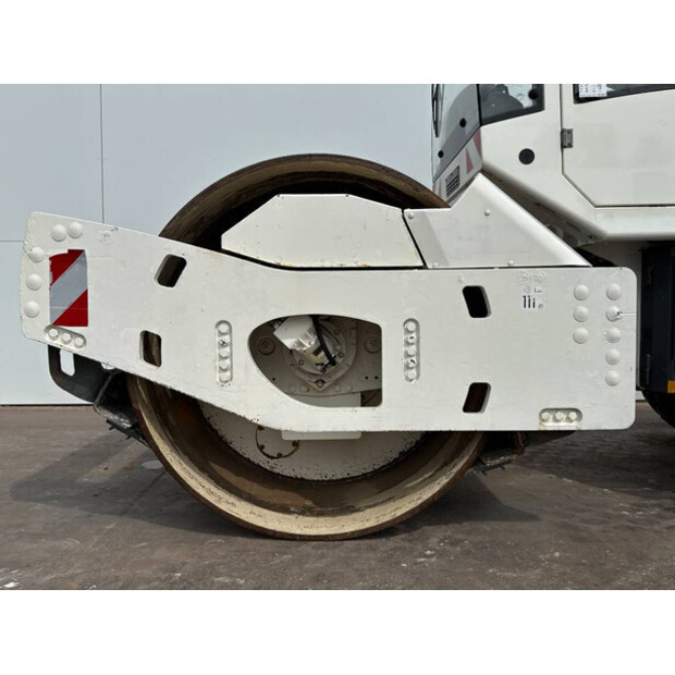 2004 كاتربيلر BW213DH-4-41451317