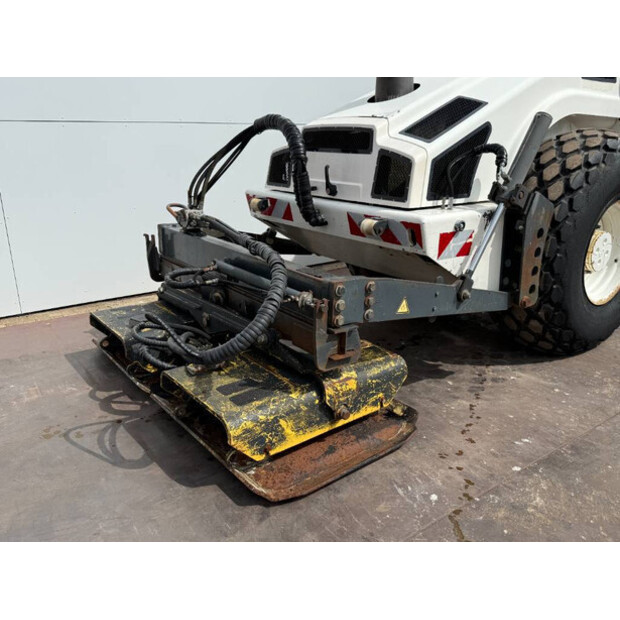 2004 كاتربيلر BW213DH-4-41451326
