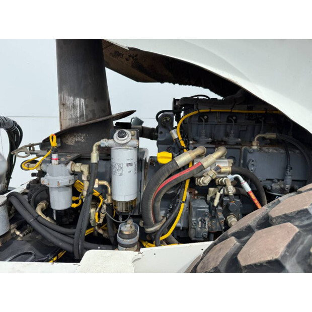 2004 كاتربيلر BW213DH-4-41451329