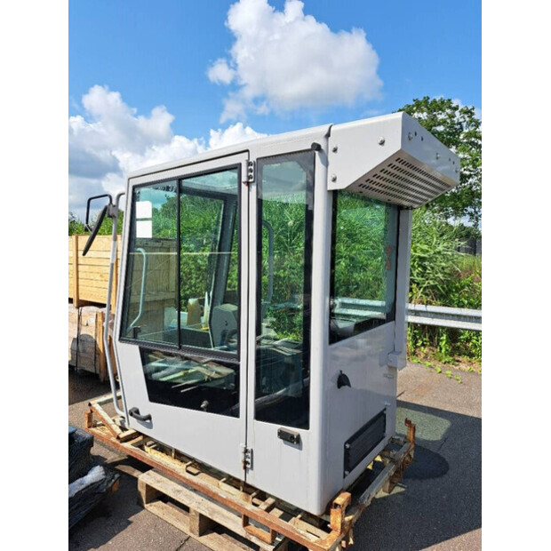 FUCHS OTHERS-41463780