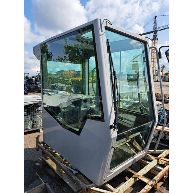 FUCHS OTHERS-41463782