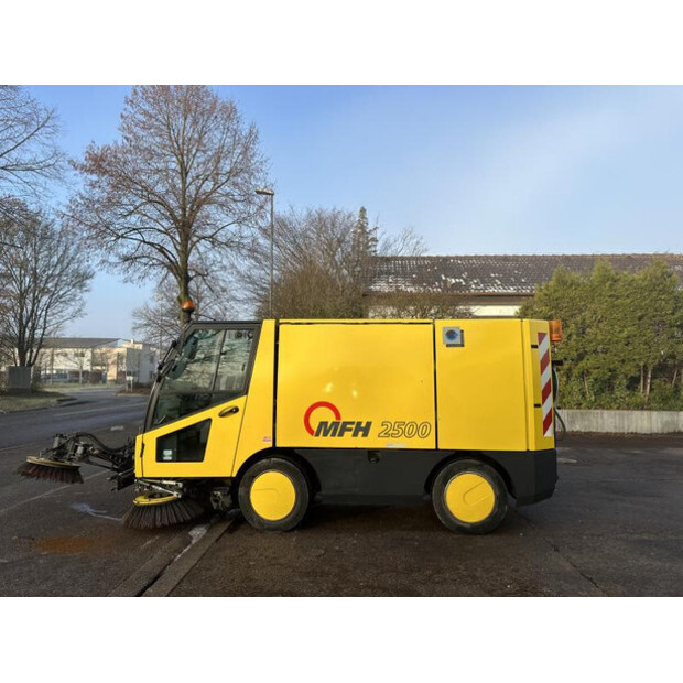 2010 Diversen MFH 2500-41467059