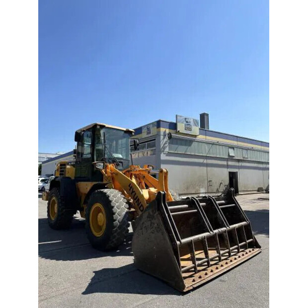 2016 Hyundai HL730-9-41467113