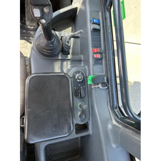 2016 Hyundai HL730-9-41467126