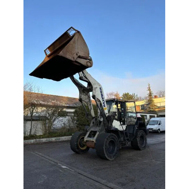 2018 كوماتسو WA320-41467254