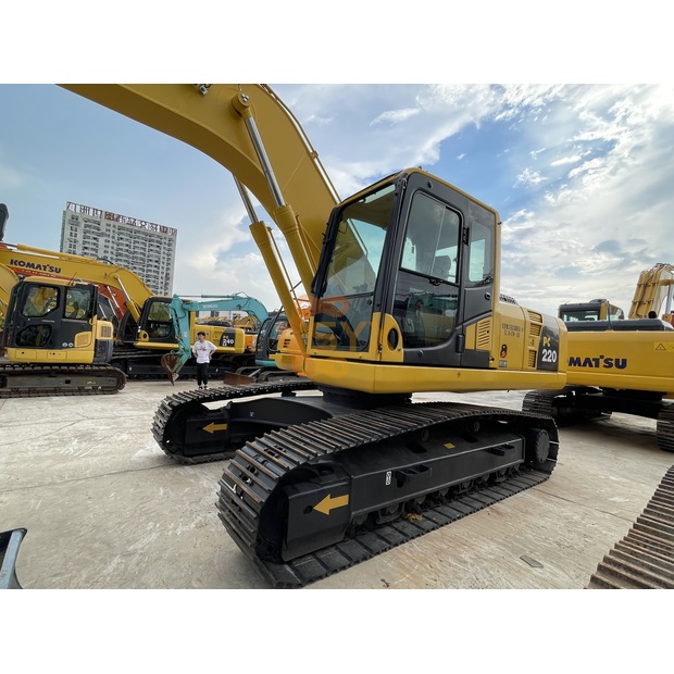 2023 Komatsu PC220-8-41480090