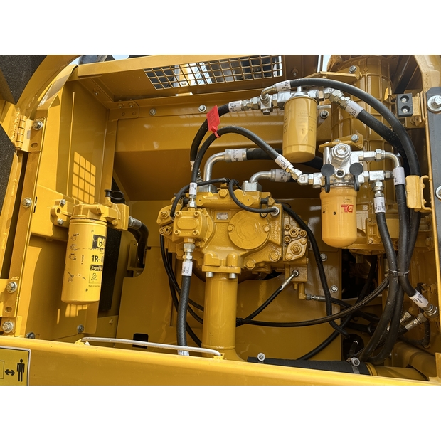 2023 Caterpillar 329D2L-41480134