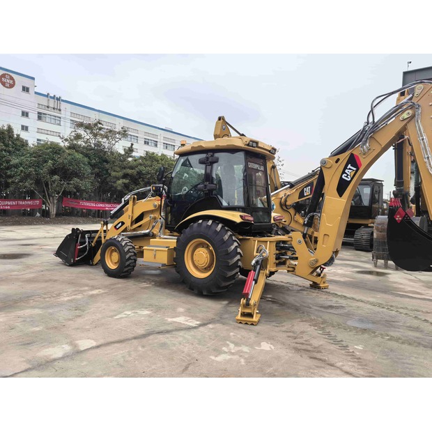 2022 Caterpillar 428F2-41480853
