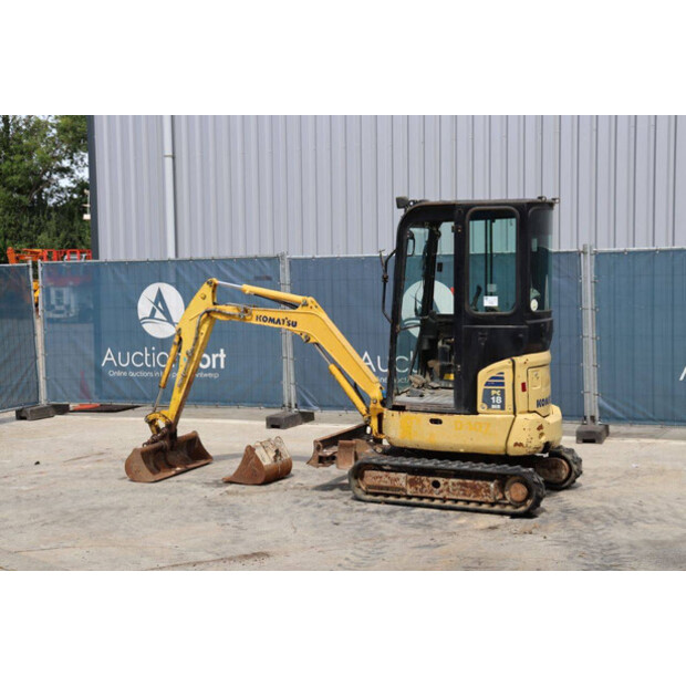 2001 كوماتسو PC18MR-41481548