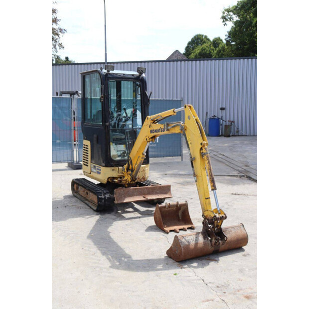 2001 كوماتسو PC18MR-41481552
