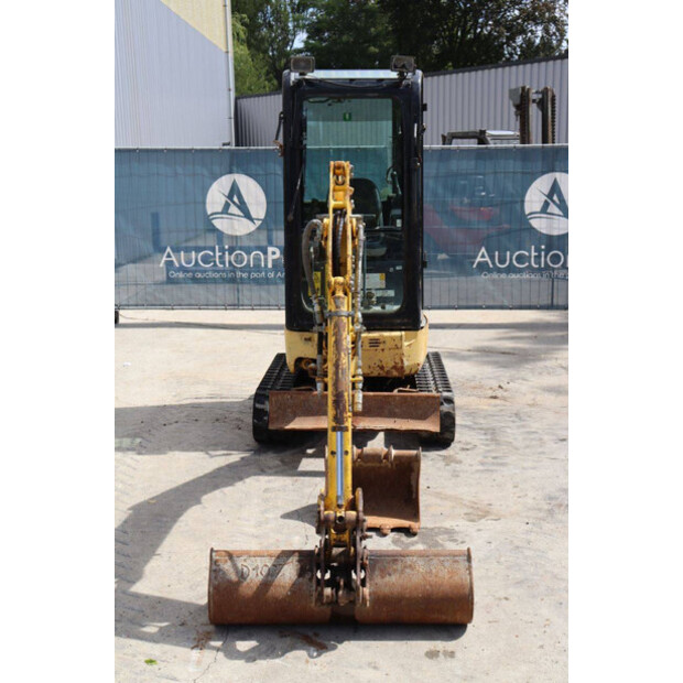 2001 كوماتسو PC18MR-41481553
